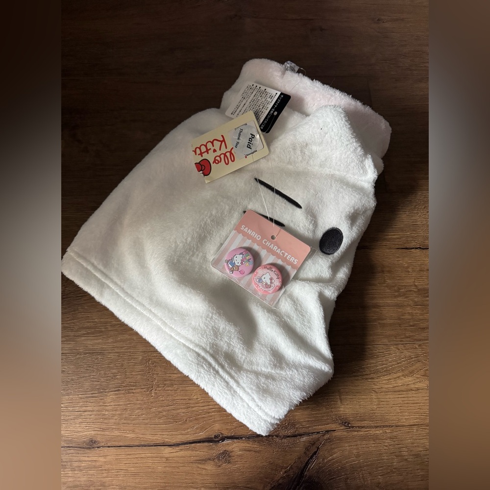 HELLO KITTY-Imported (NWT) Women's White & Pink Plush Shorts - Picture 12 of 12